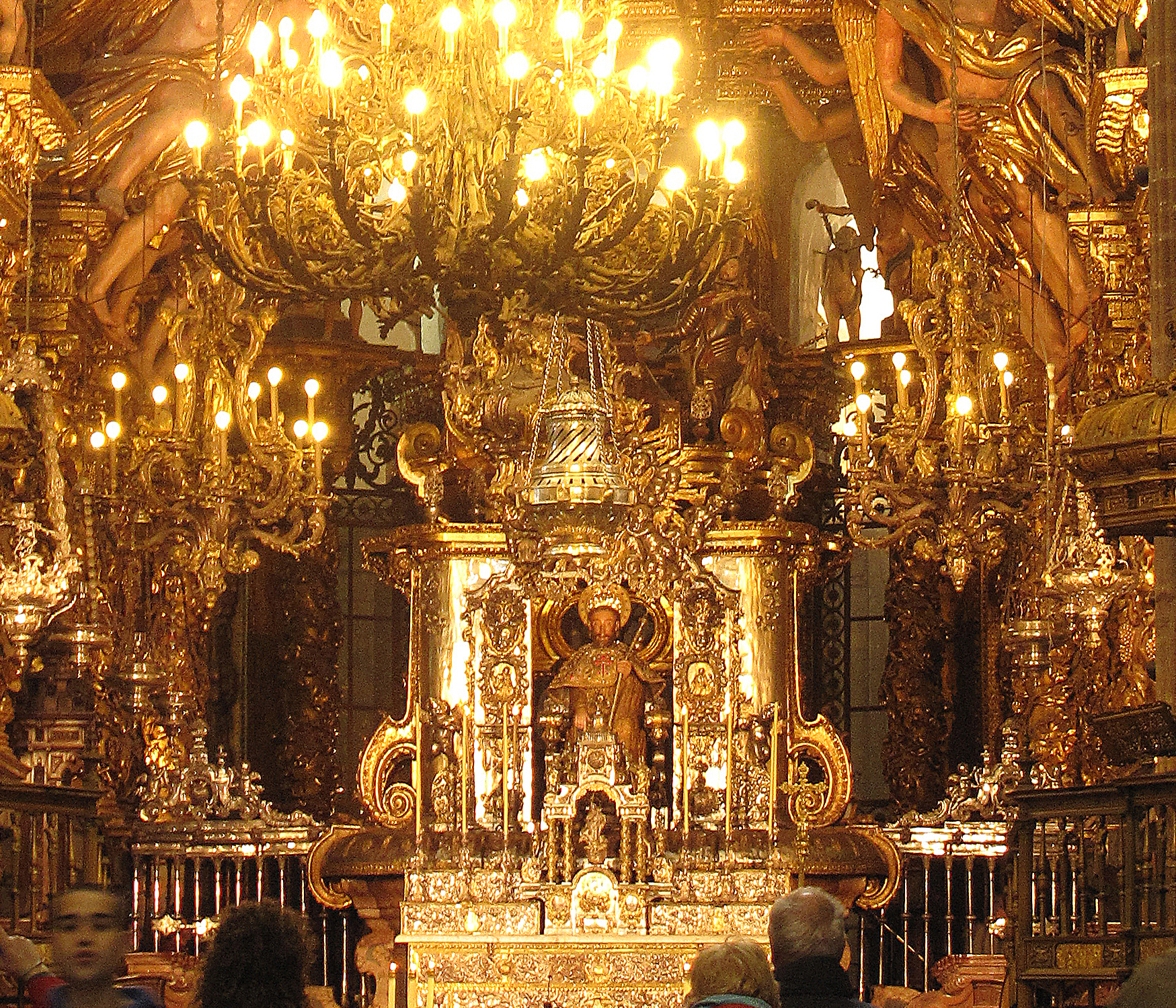 Santiago Cathedral altar close up  wendywhitecat